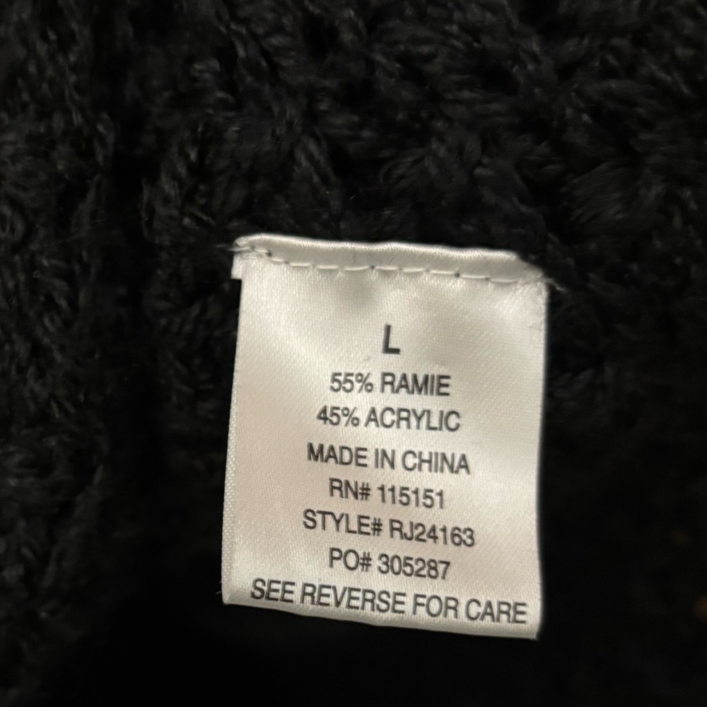 Romeo and Juliet Couture Sweater Size Large - Picture 7 of 8